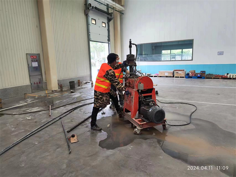 富阳厂房地面下沉塌陷注浆加固施工